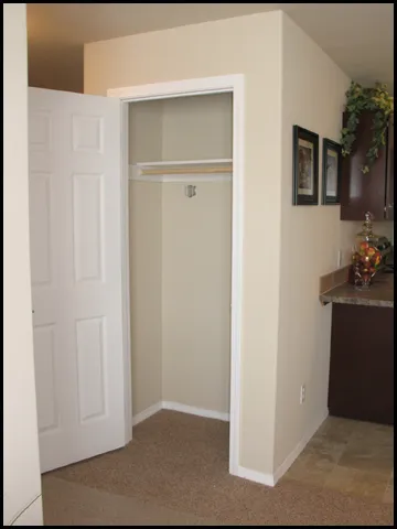 3 Bedroom Coat Closet