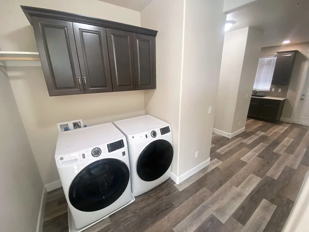 1 Bedroom Premium Washer Dryer