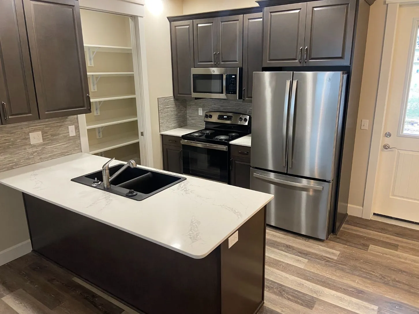 2 Bedroom Premium Kitchen